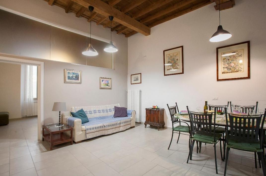 Ferienwohnung Lg House With Balcony Near Ponte Vecchio Florenz Exterior foto