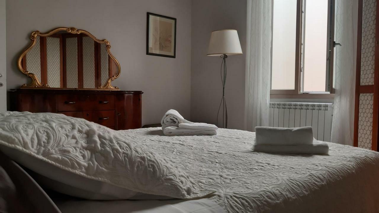Ferienwohnung Lg House With Balcony Near Ponte Vecchio Florenz Exterior foto